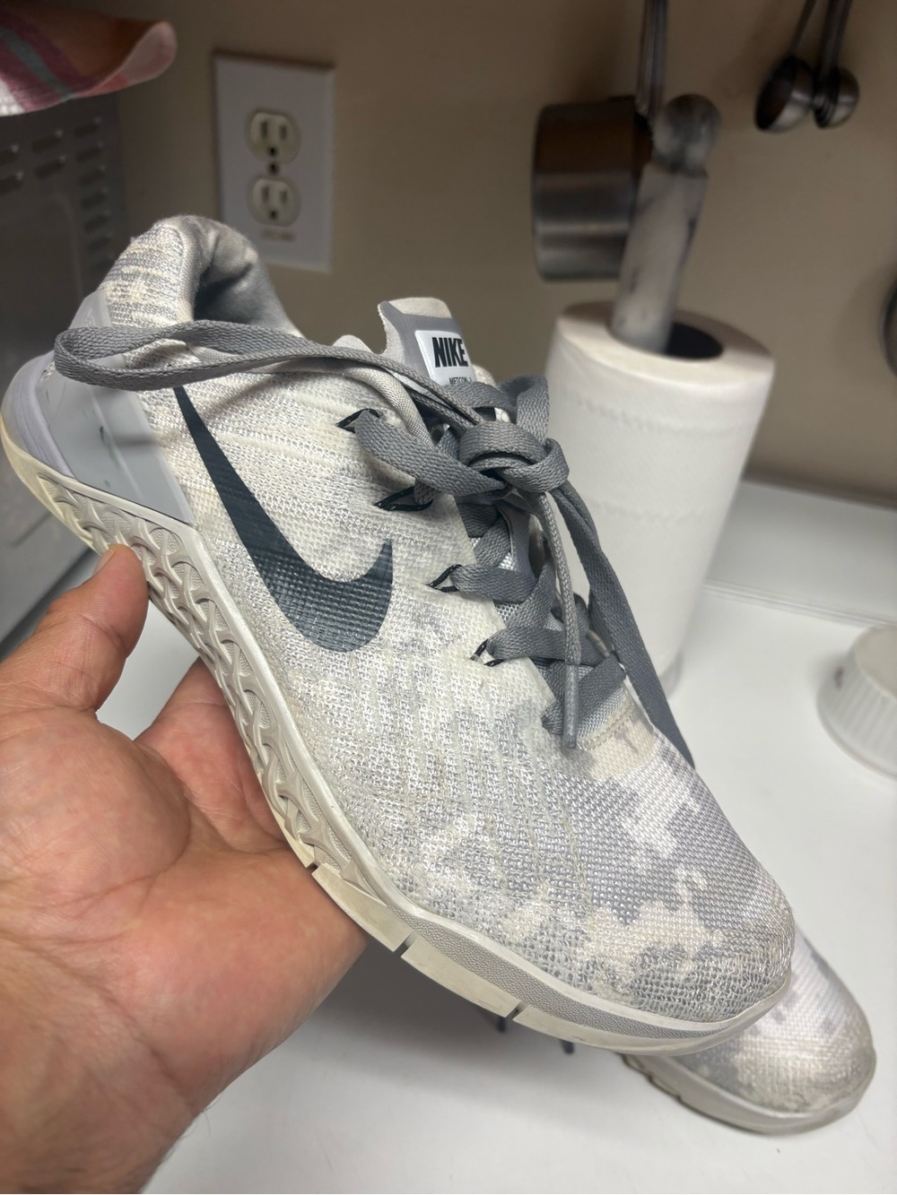 Nike Metcon 3 Grey and White Training Shoe size 9